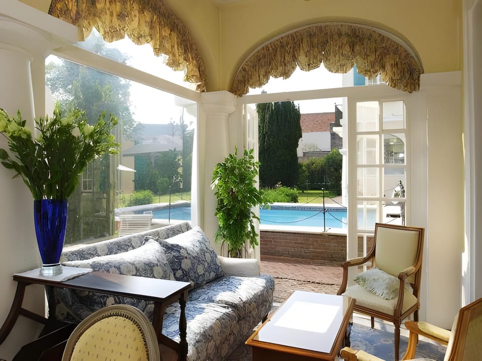 Chateau De Montreuil Hotel in Hauts-de-France