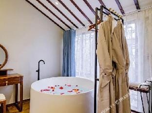 Buzhiyijian Hotel Hotel in Shanghai