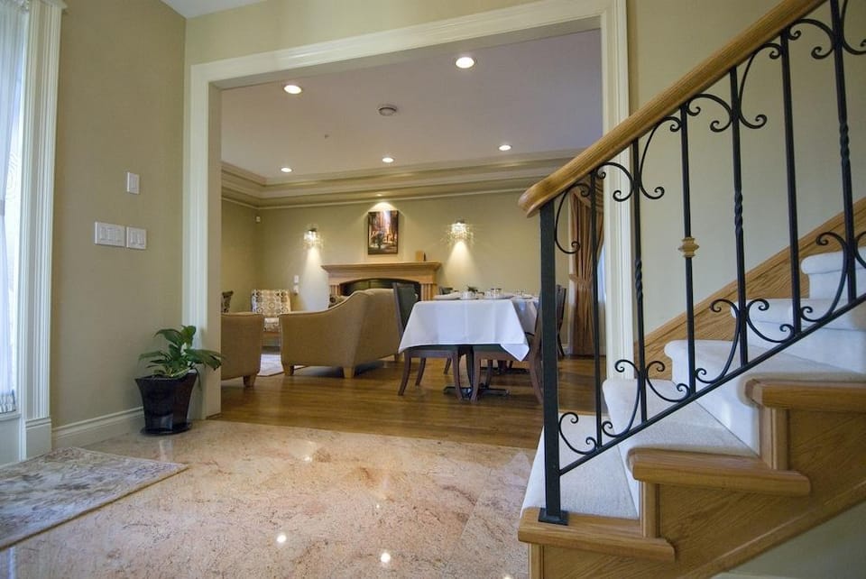 Granville House B and B Hotel in Vancouver