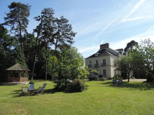 Cèdre et Charme Hotel in Centre-Val de Loire