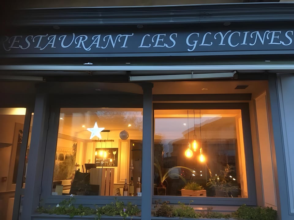 Les Glycines Hotel in Provence-Alpes-Côte d'Azur