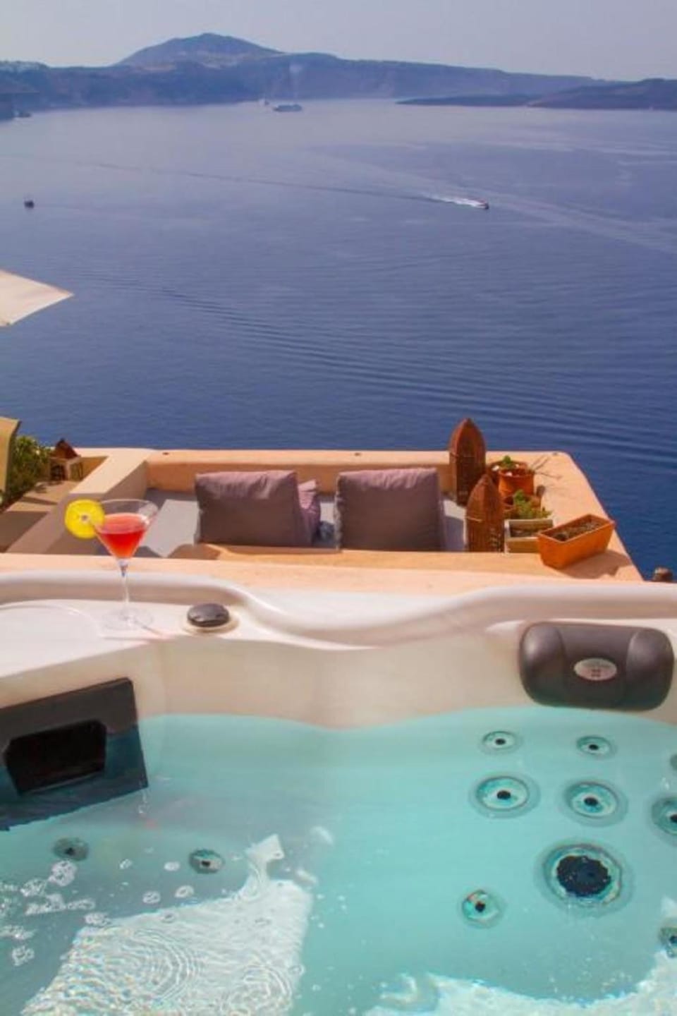 Alafouzou Cave Loft Hotel in Oia
