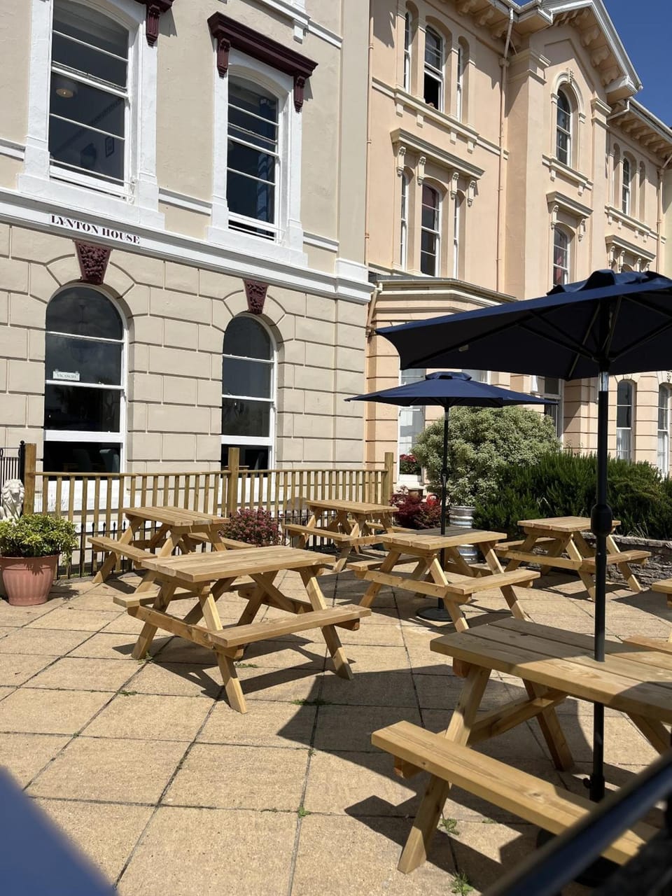 Lynton House Hotel in Teignmouth