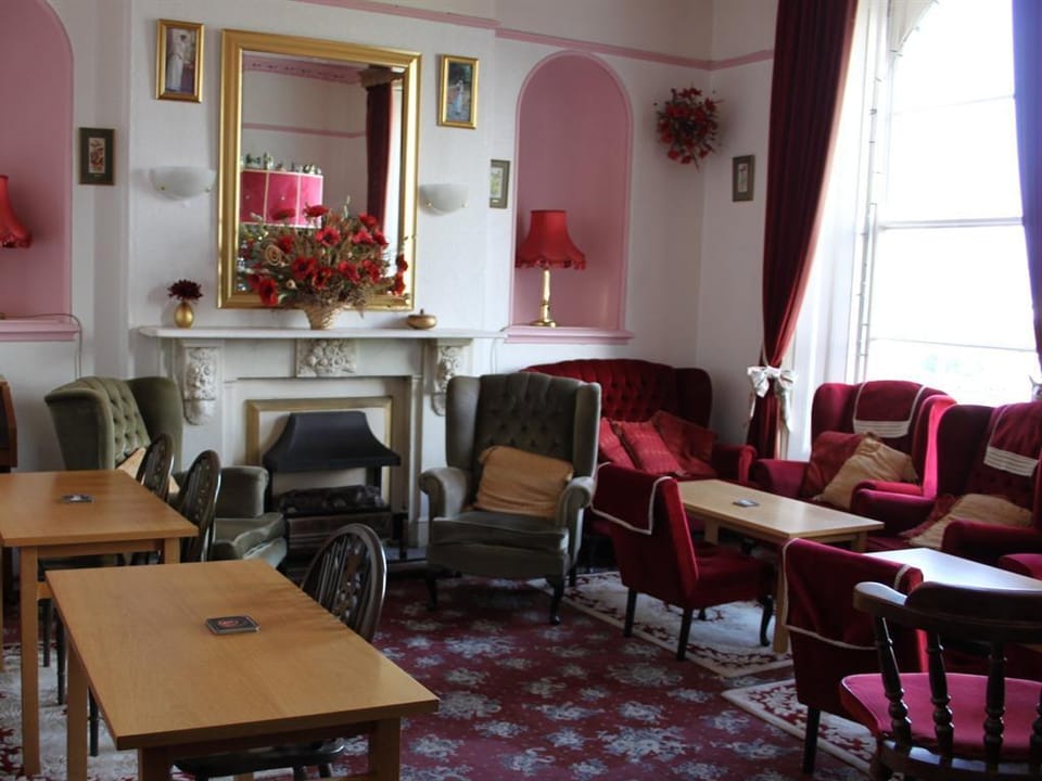 Lynton House Hotel in Teignmouth