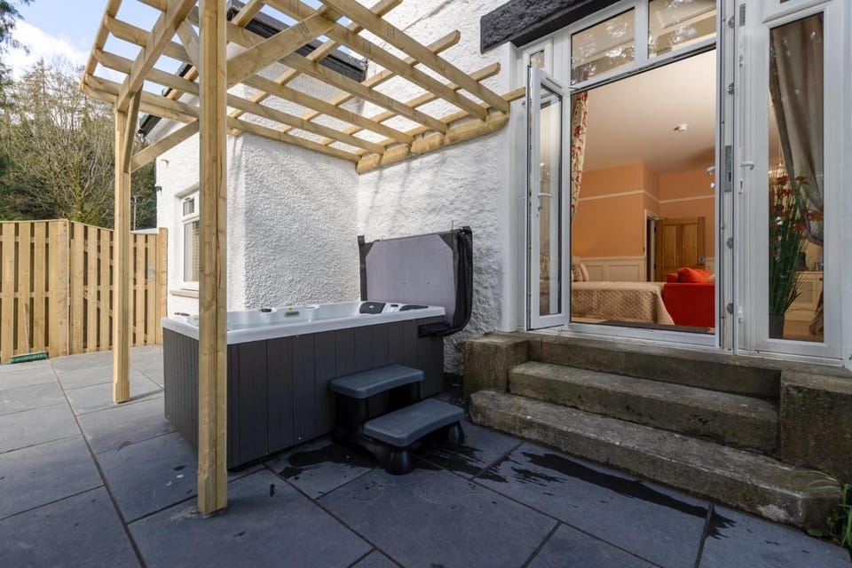 Hot tub