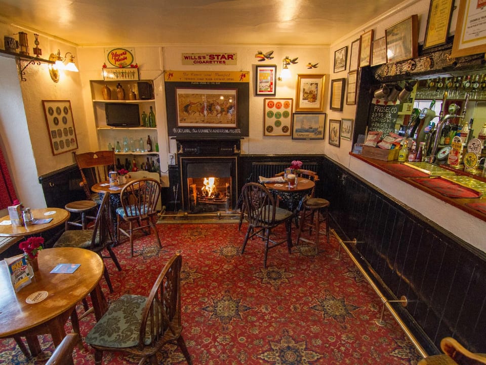 Crown and Trumpet Inn Inn in Broadway