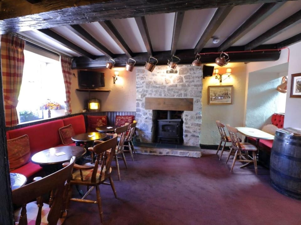 Ye Olde Cheshire Cheese Inn Hotel in Castleton