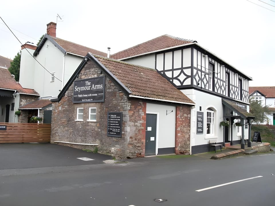 The Seymour Arms Inn in Mendip District