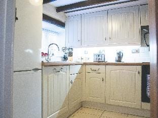 I'm Your Host - Fishermans Rest Hotel in West Somerset District