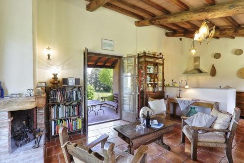 Casa Uva Agriturismo Le Selvole - Tuscany Hotel in Tuscany
