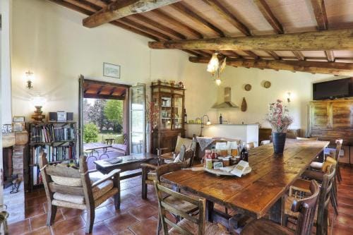 Casa Uva Agriturismo Le Selvole - Tuscany Hotel in Tuscany