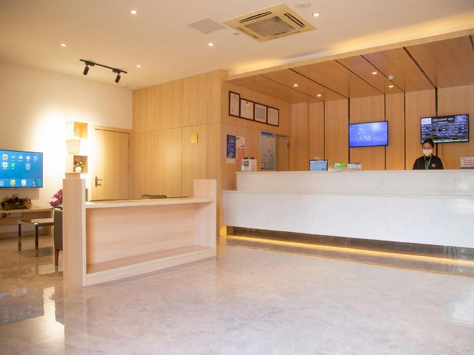 Hi Inn Kunshan Hongji Plaza Shunfan North Road Metro Station Hotel in Suzhou