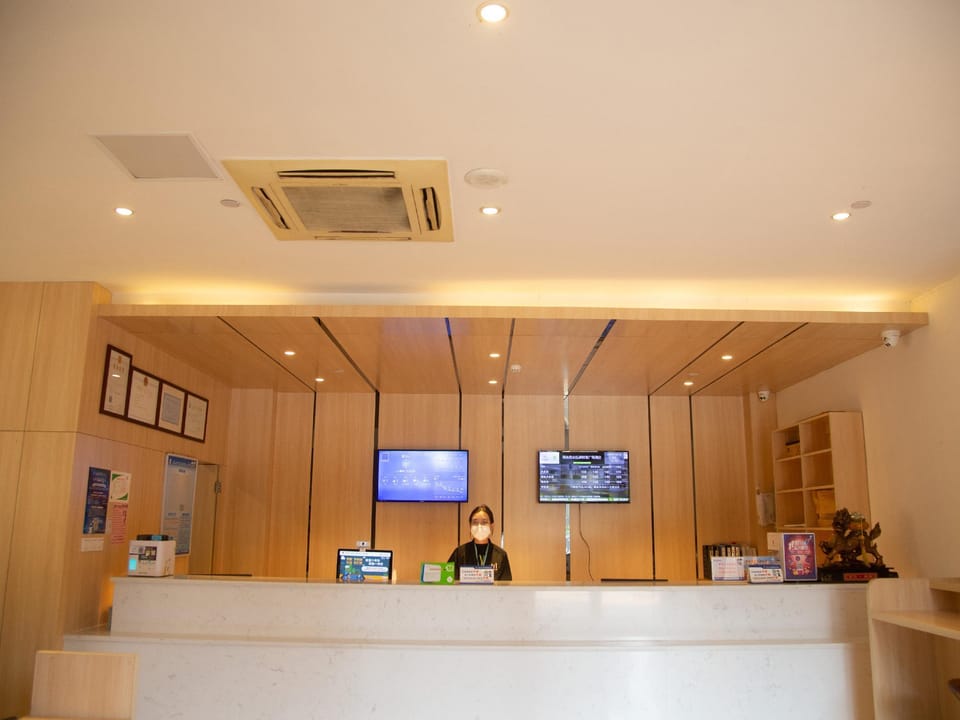 Hi Inn Kunshan Hongji Plaza Shunfan North Road Metro Station Hotel in Shanghai