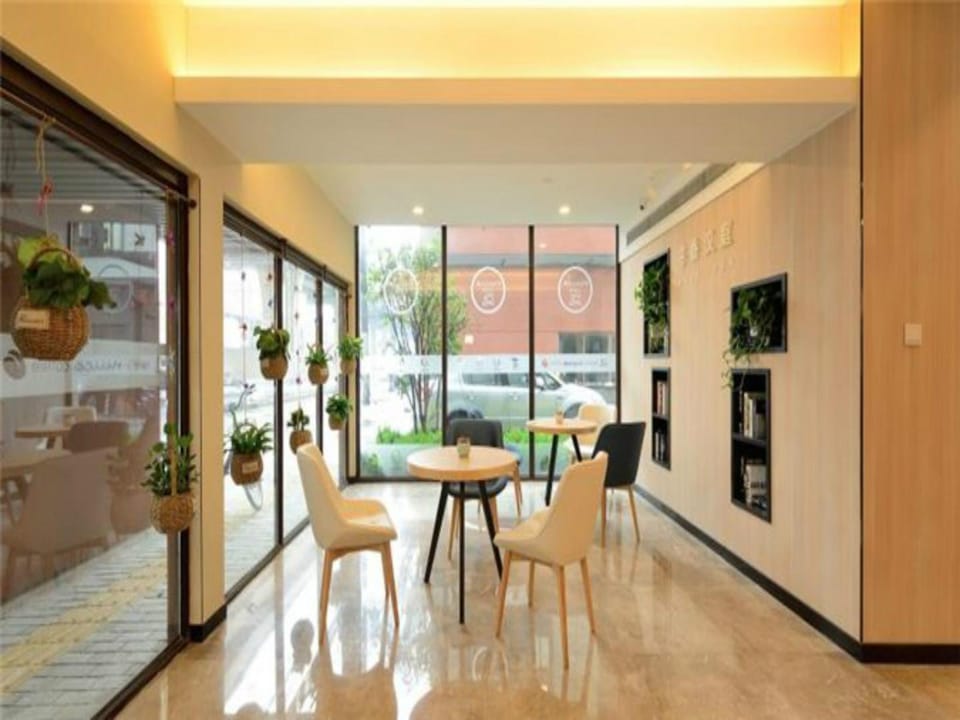 Hanting Hotel Shanghai Meilong Wanhui International Plaza Hotel in Shanghai