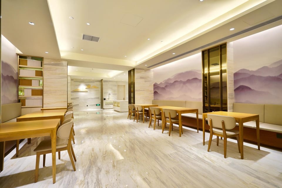 Ji Hotel Shanghai Xinzhuang Longemont Hotel in Shanghai