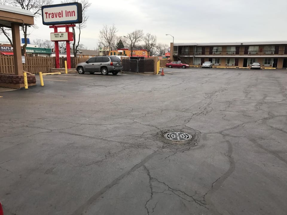 Travel Inn Motel in Broadview