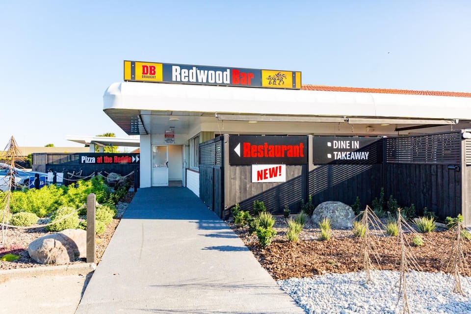 The Redwood Hotel Hotel in Christchurch