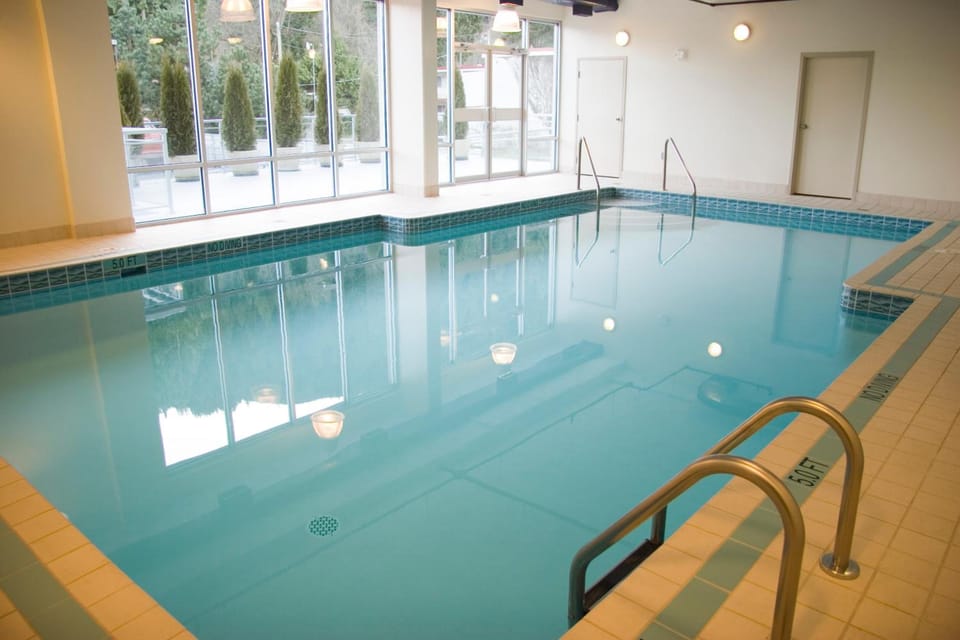 Harrison Beach Hotel Hotel in Harrison Hot Springs