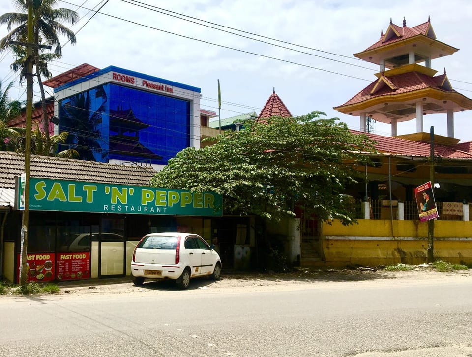 Pleasant Inn Inn in Kochi