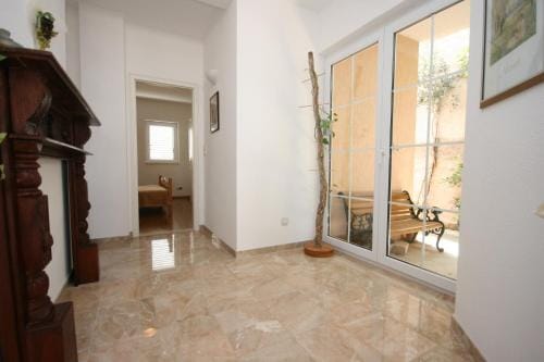 Apartments and rooms with parking space Baska Voda, Makarska - 6704 Hotel in Baška Voda