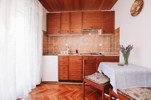 Apartments and rooms with parking space Novalja, Pag - 6482 Hotel in Novalja