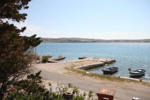 Twin Room Kustici 6288a Hotel in Novalja