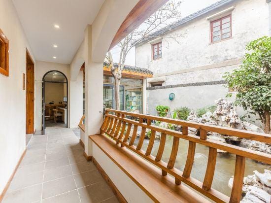 Yunlu Atrium Xixiangli Homestay (Kunshan Jinxi Branch) Hotel in Shanghai