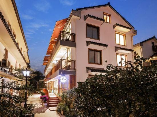 Hangzhou Qi She · Lane Home stay Hotel in Hangzhou