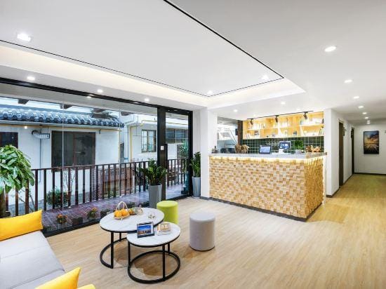 Hangzhou Qi She · Lane Home stay Hotel in Hangzhou