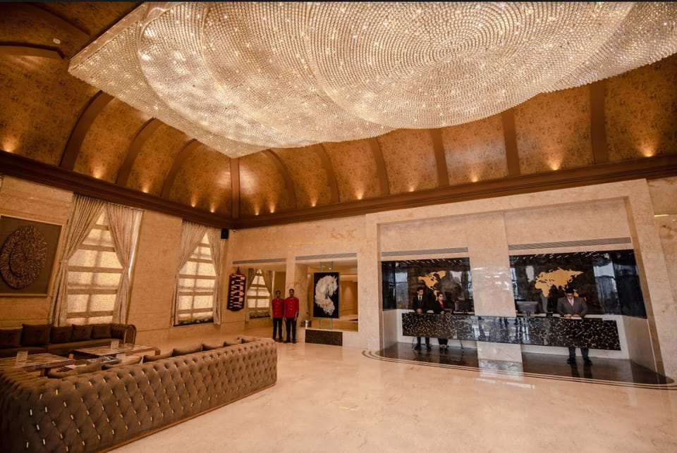 SHAWN ELIZEY Hotel in India