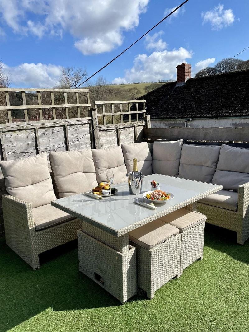 Royal Oak Inn Hotel in West Somerset District