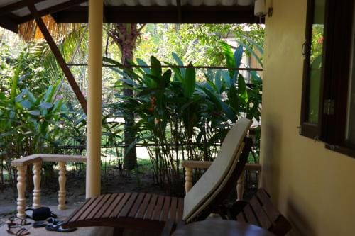Lake View Bungalows Resort in Khuekkhak