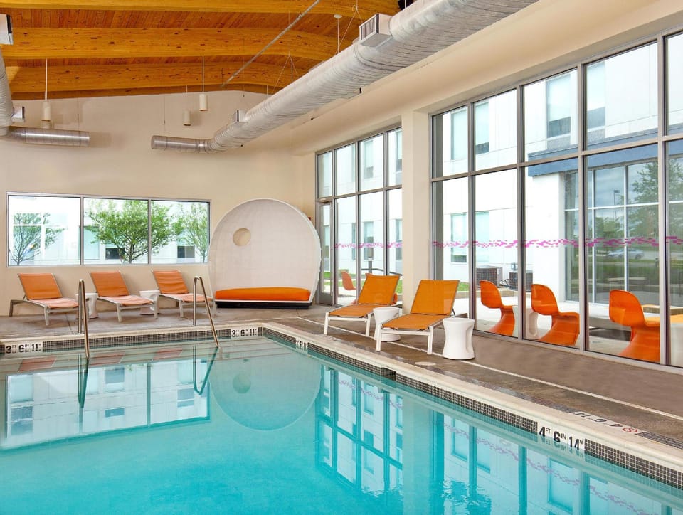 Aloft Bolingbrook Hotel in Bolingbrook