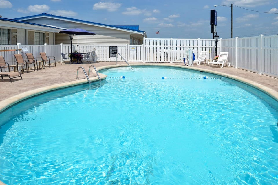 Americas Best Value Inn & Suites St. Clairsville Wheeling Motel in Ohio