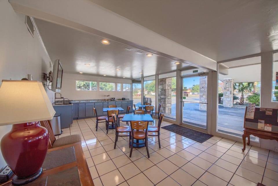 Americas Best Value Inn Uvalde Motel in Uvalde