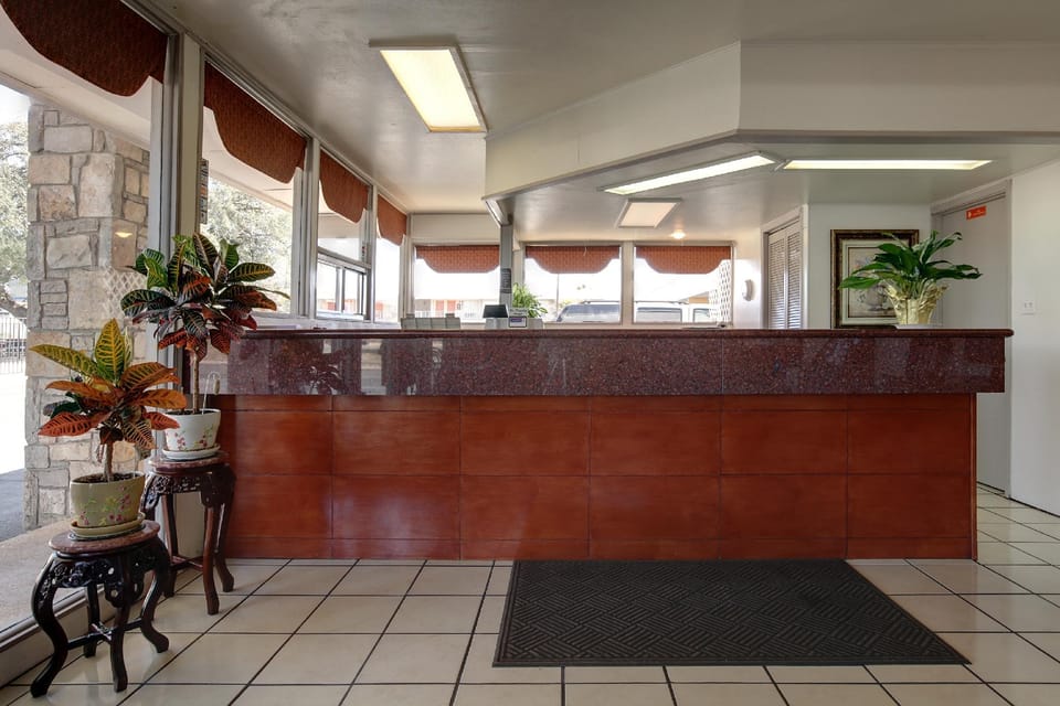 Americas Best Value Inn Uvalde Motel in Uvalde