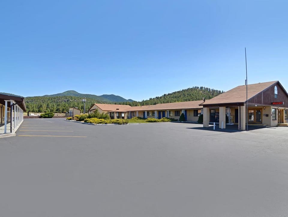 Super 8 by Wyndham Williams West Route 66/Grand Canyon Area Hotel in Williams