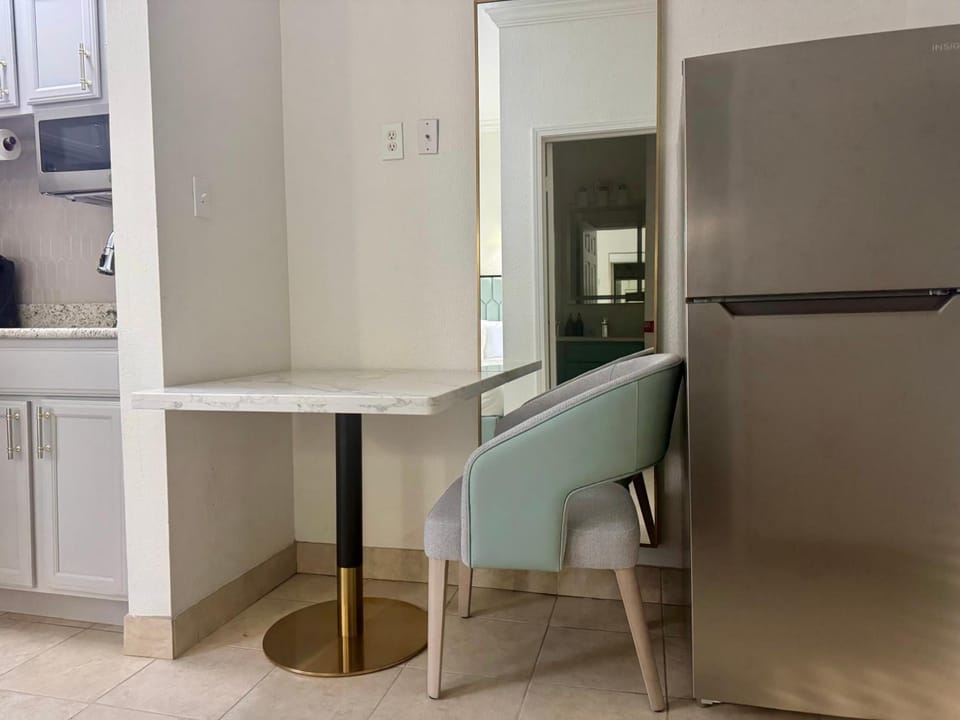 Athens Hotel Suites Motel in Houston