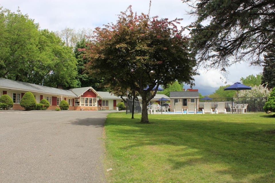 Berkshire Inn Motel in Pittsfield