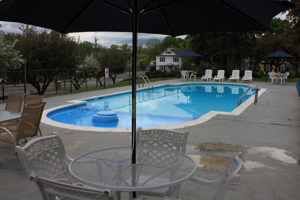 Berkshire Inn Motel in Pittsfield