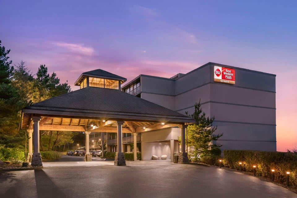 Best Western Plus Agate Beach Inn Hotel in Newport