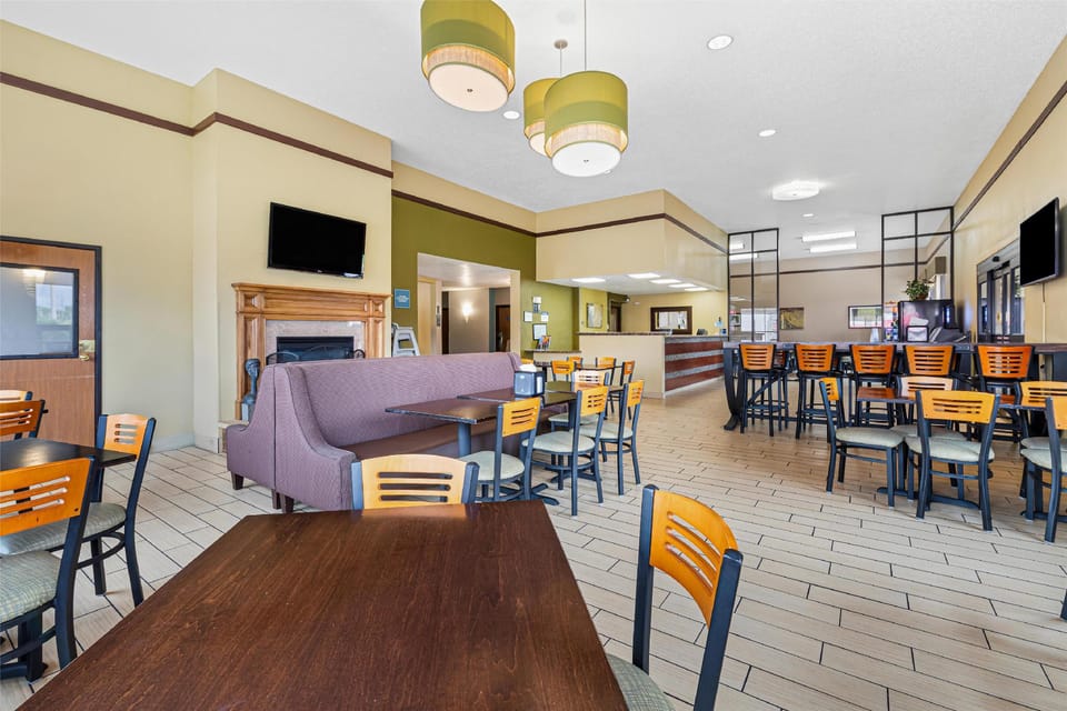 Best Western Ambassador Inn & Suites Hotel in Wisconsin Dells