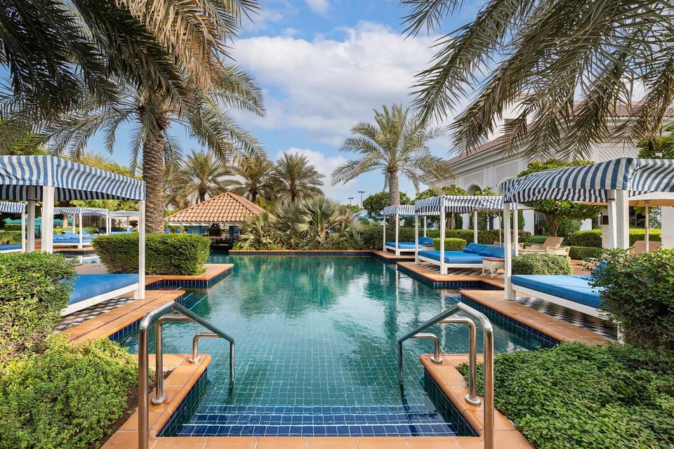 Poolside bar