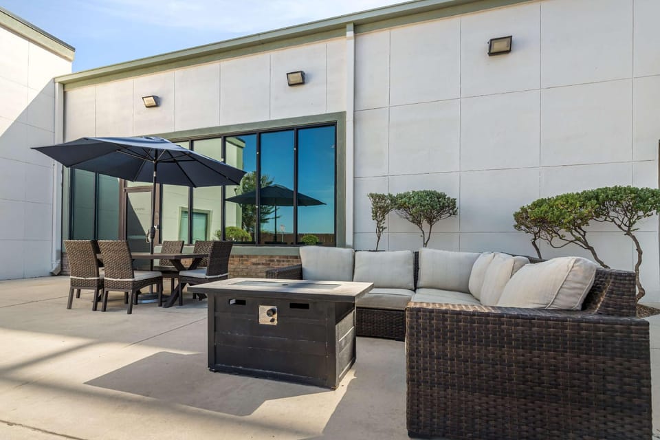 Best Western Plus Lackland Hotel & Suites Hotel in San Antonio