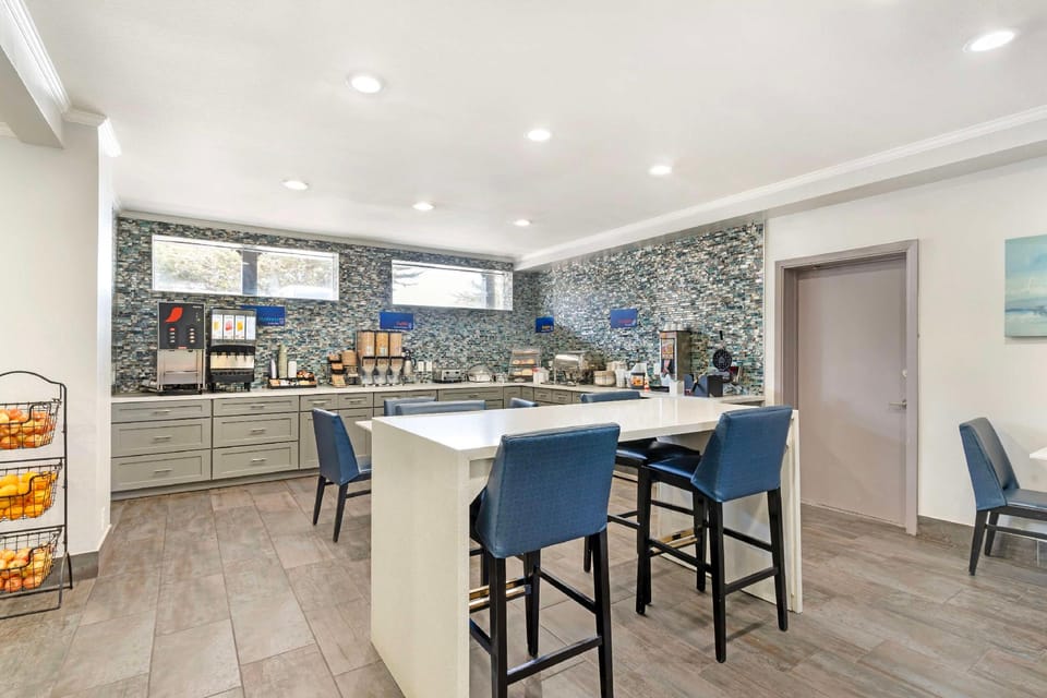 Best Western Marina State Beach Hotel in Marina