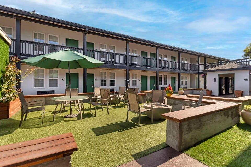 Best Western Marina State Beach Hotel in Marina