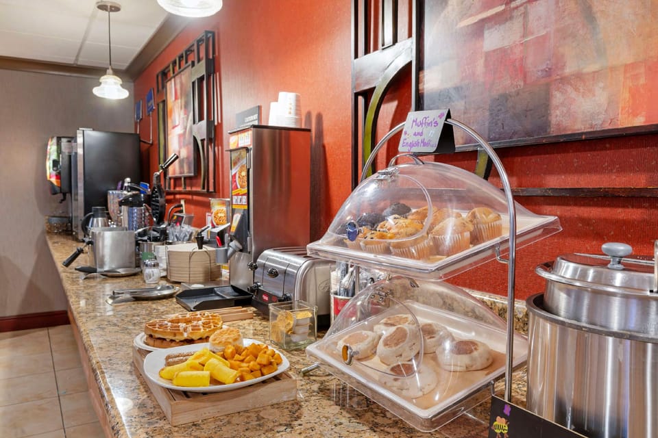 Best Western Cascade Inn & Suites Hotel in Fairview