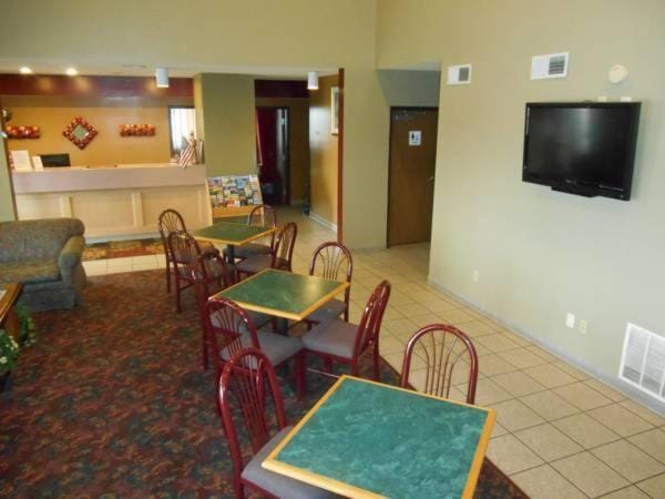 AmeriStay Inn Hotel in Saint Joseph