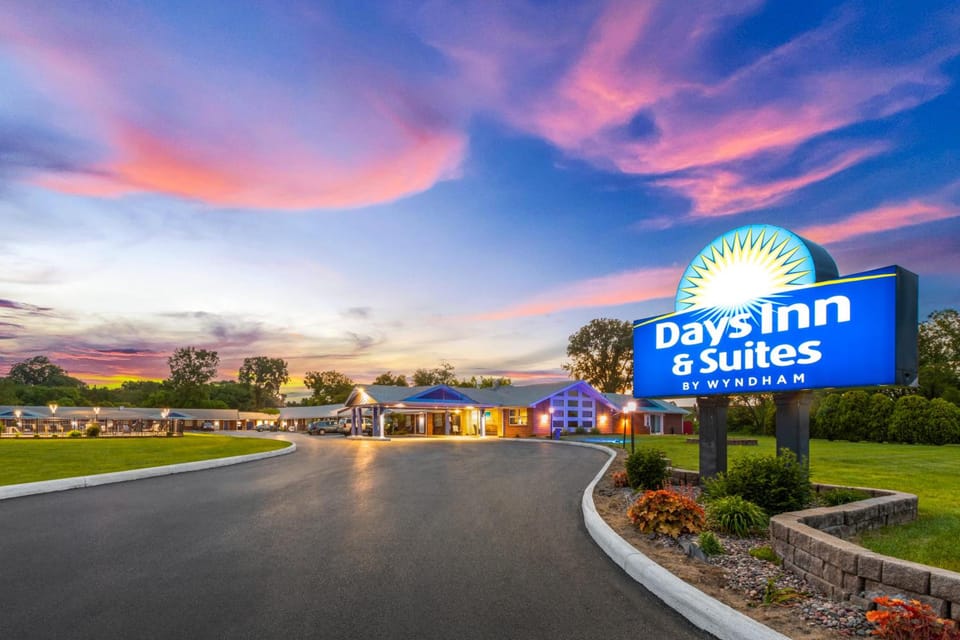 Days Inn by Wyndham Wauseon Hotel in Ohio