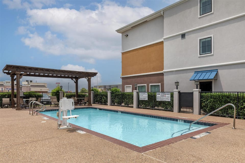 Best Western Plus Denton Inn & Suites Hotel in Denton